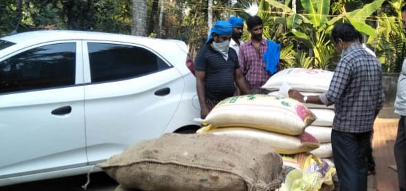 കൊടുവള്ളിയില്‍ പൂഴ്ത്തിവെച്ച ഭക്ഷ്യ വസ്തുക്കള്‍ പിടികൂടി